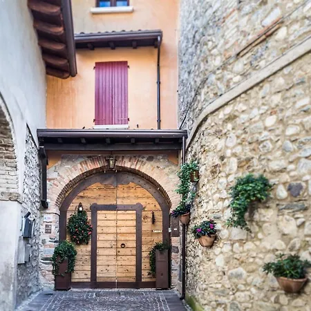 Antico Borgo Con - Adults Only Манерба-дель-Гарда
