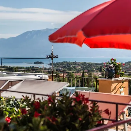 Antico Borgo Con - Adults Only 3* Манерба-дель-Гарда