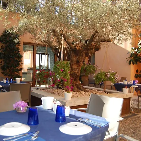 Bed & Breakfast Antico Borgo Con - Adults Only 3*