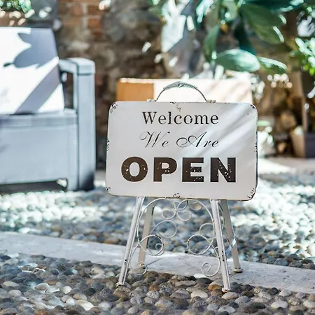 Antico Borgo Con - Adults Only Bed & Breakfast Manerba del Garda